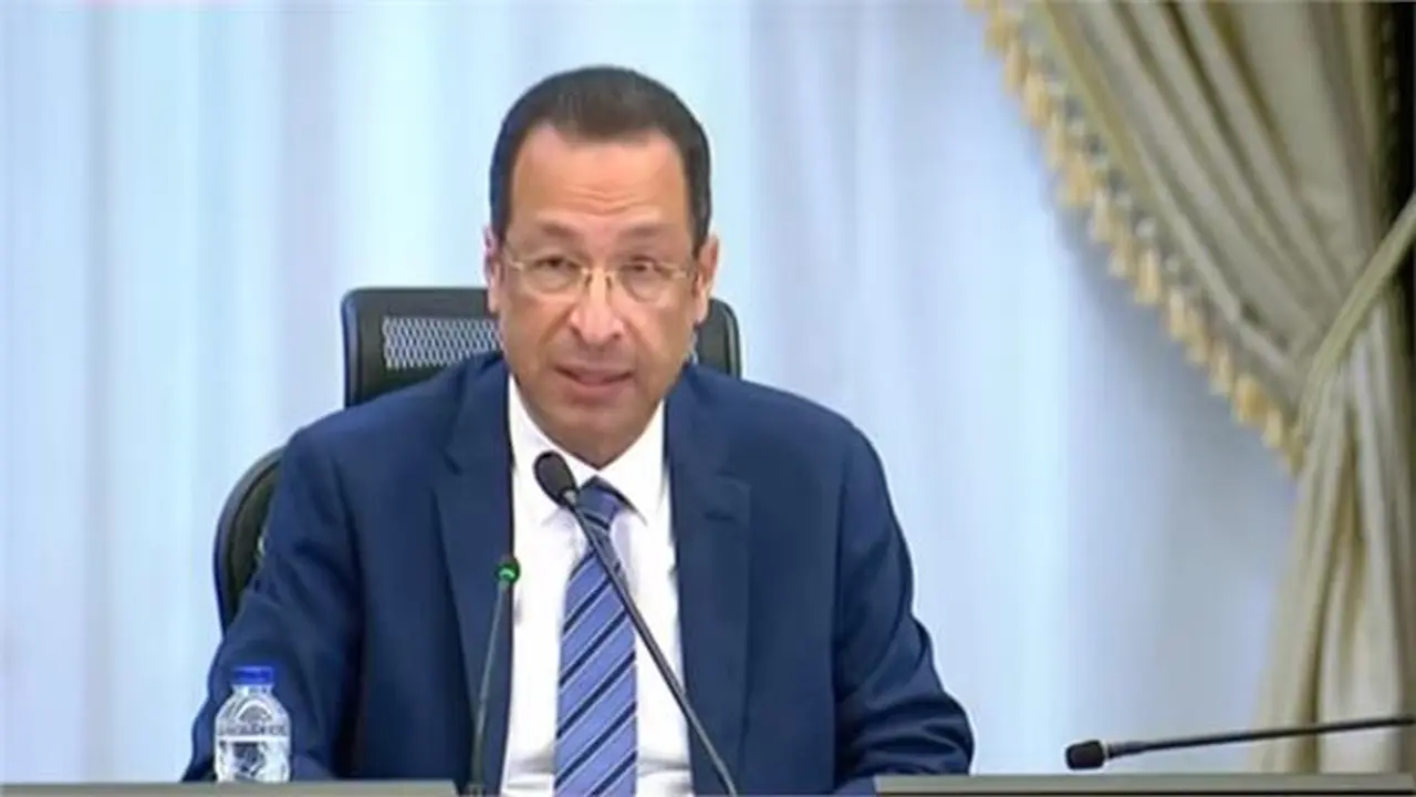 وزير الاتصالات يعلن استهداف تصنيع 10 ملايين هاتف محمول داخل مصر عام 2025